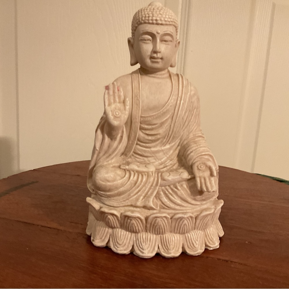 BUDDHA LEE KUNG STATUE/ANTIQUE IVORY WHITE